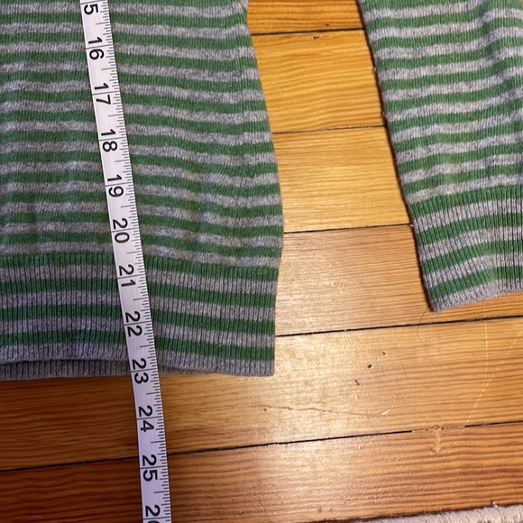 Banana Republic Cashmere sweater - Picture 3 of 5